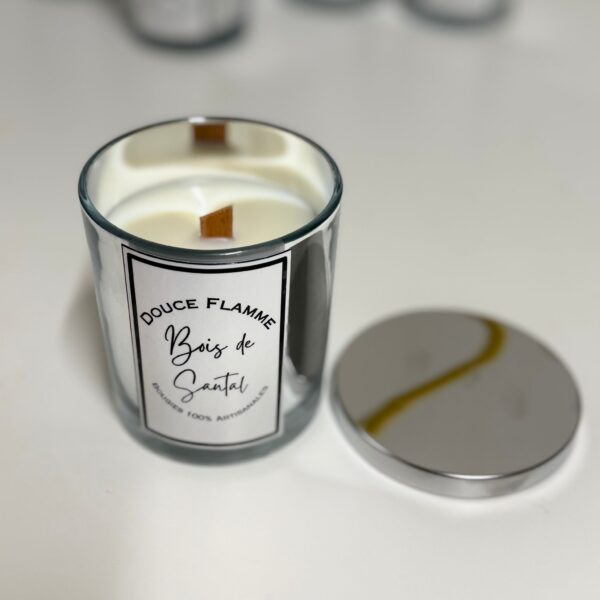 bougie-parfumée-bois-de-santal-douce-flamme