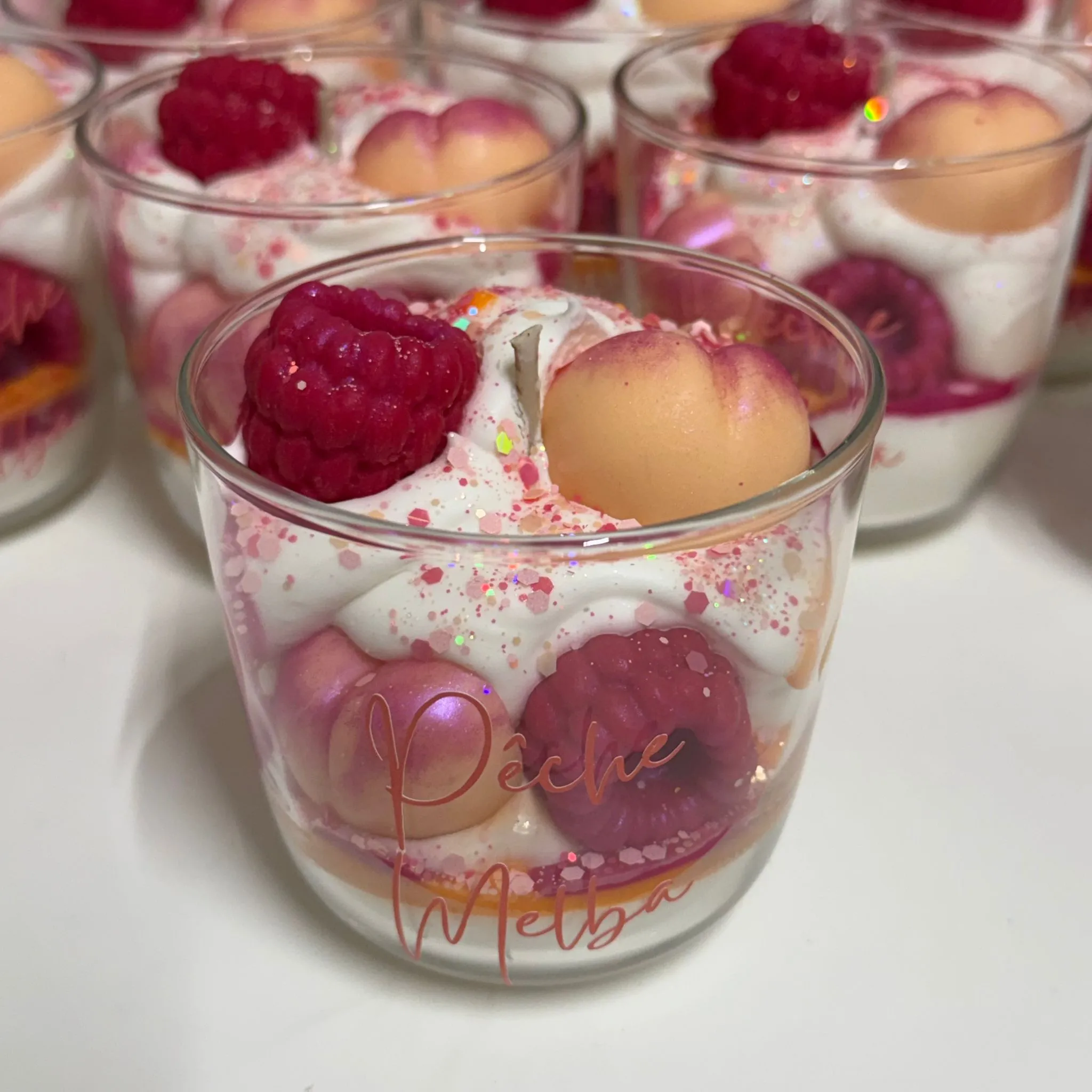 bougie-gourmande-peche-melba-douce-flamme